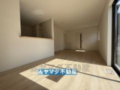 17.5帖のリビングには日用品の整理に便利なリビング収納があります。