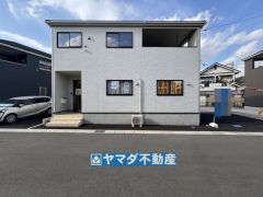 2号棟ケイミュー外壁は汚れが付きにくい効果を併せ持つ特徴があります。