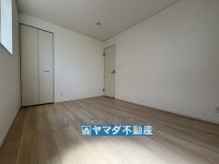 2階洋室6帖のお部屋です。