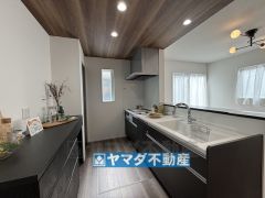 キッチンからご家族との会話ができますね。