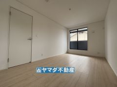 2階洋室7.5帖のお部屋です。