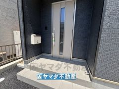 玄関横にはポストを設置