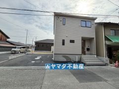 1号棟ケイミュー外壁は汚れが付きにくい効果を併せ持つ特徴があります。