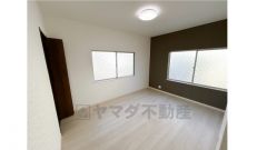 2階洋室6帖のお部屋、リフォーム済