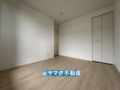 2階洋室のお部屋です
