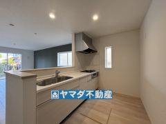 キッチンからご家族との会話ができますね。
