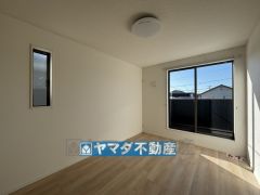 2階洋室6.7帖のお部屋です。
