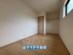 2階洋室5帖のお部屋です