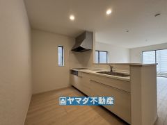 キッチンからご家族との会話ができますね。