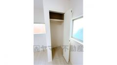 1階洋室の収納スペース設置