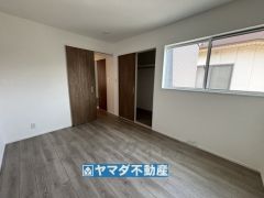 2階洋室6帖のお部屋です。
