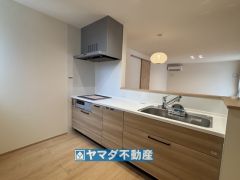 キッチンからご家族との会話ができますね。