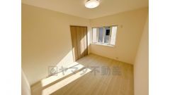 2階洋室6帖のお部屋はフローリング・クロス交換済