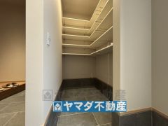 玄関には大容量のシューズクローク