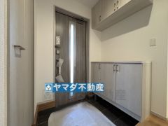 シューズボックスの他に充実した収納棚