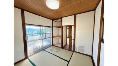 2階和室4.5帖のお部屋です。畳表替え済