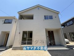 2号棟ケイミュー外壁は汚れが付きにくい効果を併せ持つ特徴があります。