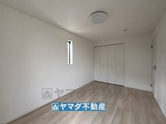 2階洋室7.5帖のお部屋です。