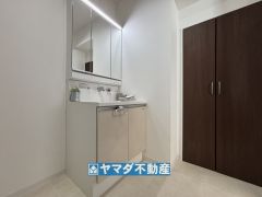 三面鏡タイプの洗面台
