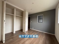 2階洋室のお部屋です
