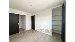 2階洋室のお部屋です