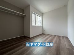 2階洋室のお部屋です。
