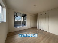 2階洋室のお部屋です