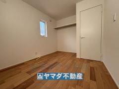 2階洋室5.5帖のお部屋です。
