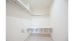 2階洋室のウォークインクローゼット