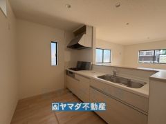 キッチンからご家族との会話ができますね。