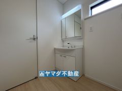 三面鏡タイプの洗面台