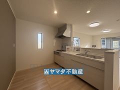 キッチンからご家族との会話ができますね。