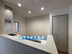 キッチンには便利なパントリー完備