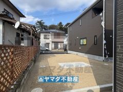 お庭があるのでガーデニングもできますね。