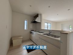 キッチンからご家族との会話ができますね。