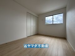 2階洋室6帖のお部屋です。