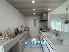 収納たっぷりシステムキッチン