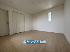 2階洋室8帖のお部屋です。