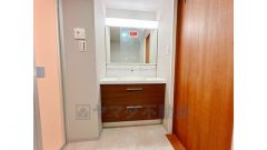 三面鏡タイプの洗面台新品交換済