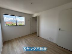 2階洋室6帖のお部屋です。
