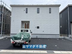 2号棟ケイミュー外壁は汚れが付きにくい効果を併せ持つ特徴があります。