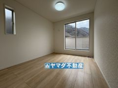 2階洋室6帖のお部屋です。