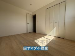 2階洋室6帖のお部屋です