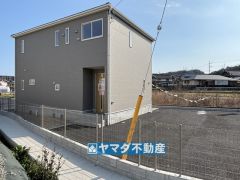 2号棟ケイミュー外壁は汚れが付きにくい効果を併せ持つ特徴があります。