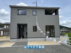 4号棟ケイミュー外壁は汚れが付きにくい効果を併せ持つ特徴があります。