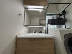 三面鏡タイプの洗面台