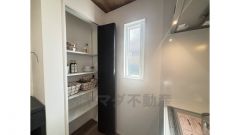 まとめ買いや消耗品をスットクできるパントリー