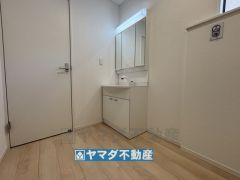 三面鏡タイプの洗面台