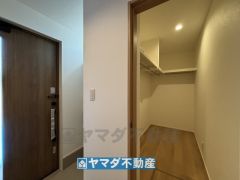 玄関ホールにはファミリークローゼット