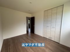 2階洋室6帖のお部屋です。